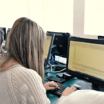 O elevă participantă la Olimpiada Națională de Creativitate Științifică 2026 reclamă lipsa de transparență a evaluării și spune că a transmis un memoriu Ministerului Educației