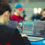 Etapa națională a Olimpiadei de Securitate Cibernetică începe la Politehnica București. Elevii pot ajunge la competiții internaționale