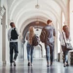 România, pe primul loc la nivel european la participarea studenților la stagii de practică prin programul Erasmus+ / O treime dintre tinerii români au participat la mobilități internaționale de orice fel / Ingineria, Afacerile și Medicina domină „piața” mobilităților în străinătate – Raport Eurostudent