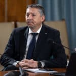 Sunt lucruri pe care mi le spune și fetița mea de clasa a IV-a, spune Daniel David, fostul ministru al Educației, despre discursul elevei de clasa a V-a din Senat: Am luat măsuri anul trecut privind temele și ore remediale, dar văd că rămân pe hârtie