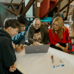 Cum v-ar plăcea să învățați? – întrebarea adresată de profesori elevilor, baza maratoanelor LifeLab în care s-au construit zeci de proiecte cu lecții de educație financiară din viața reală