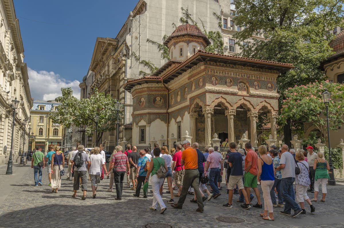 Number of tourists in Romania down 6.1% in January-April 2026
