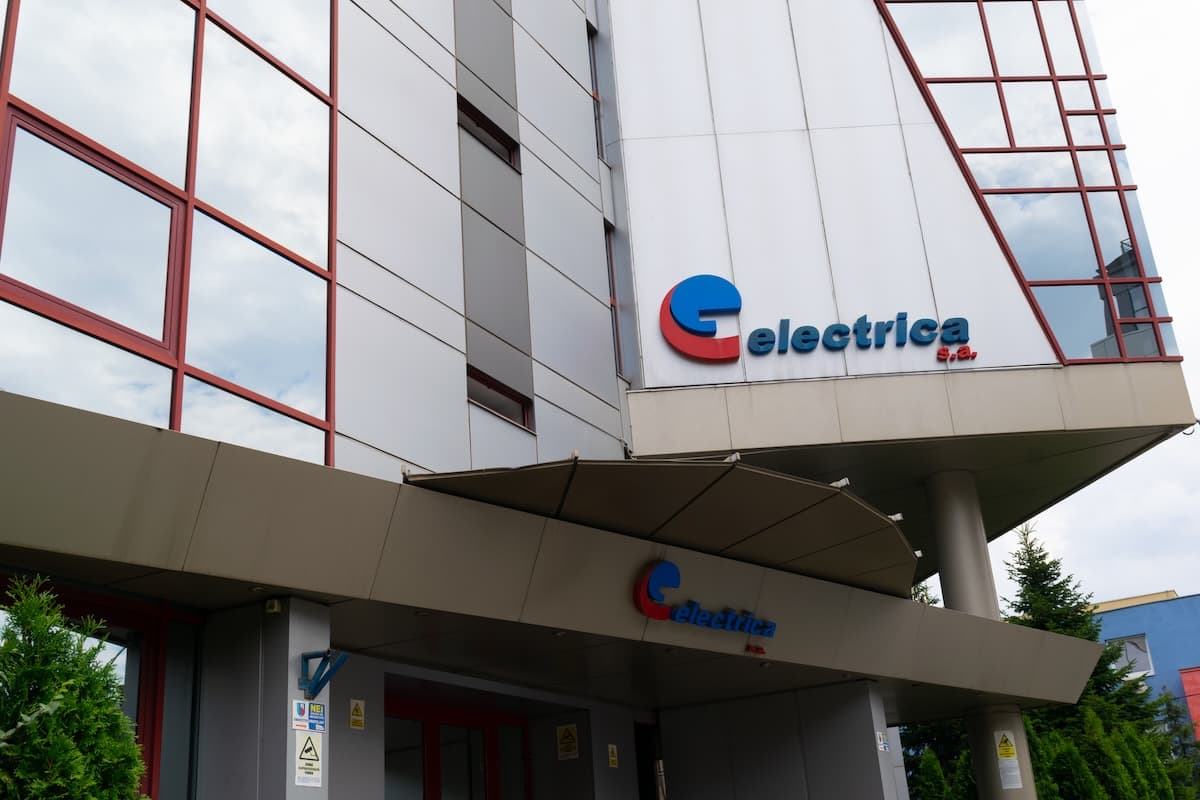 Romania’s Electrica secures grid connection permits for 17 battery energy storage projects totaling 700 MWh
