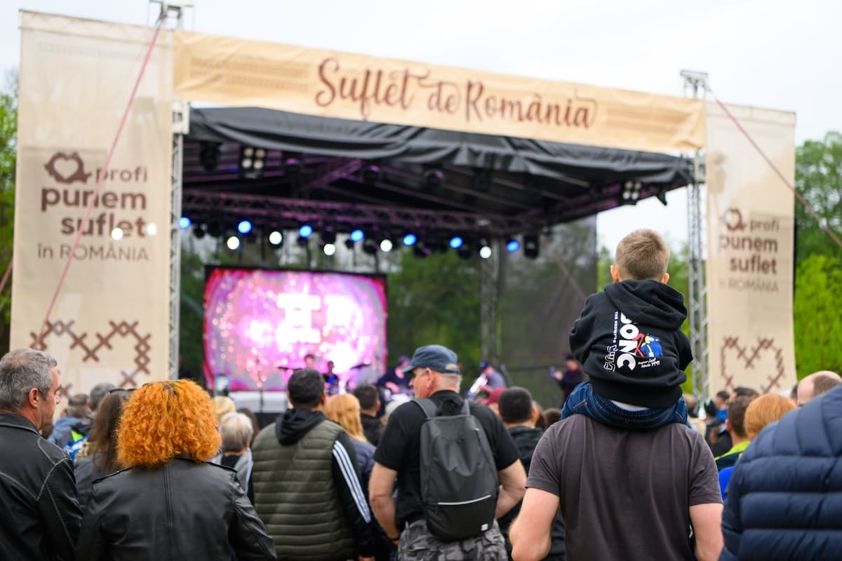 Romanian music, crafts showcased at festival hosted by Săvârșin Royal Estate