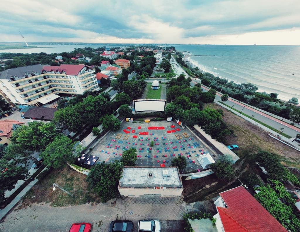 Eforie Colorat: Film, music, contemporary art at sixth season of Romanian seaside festival