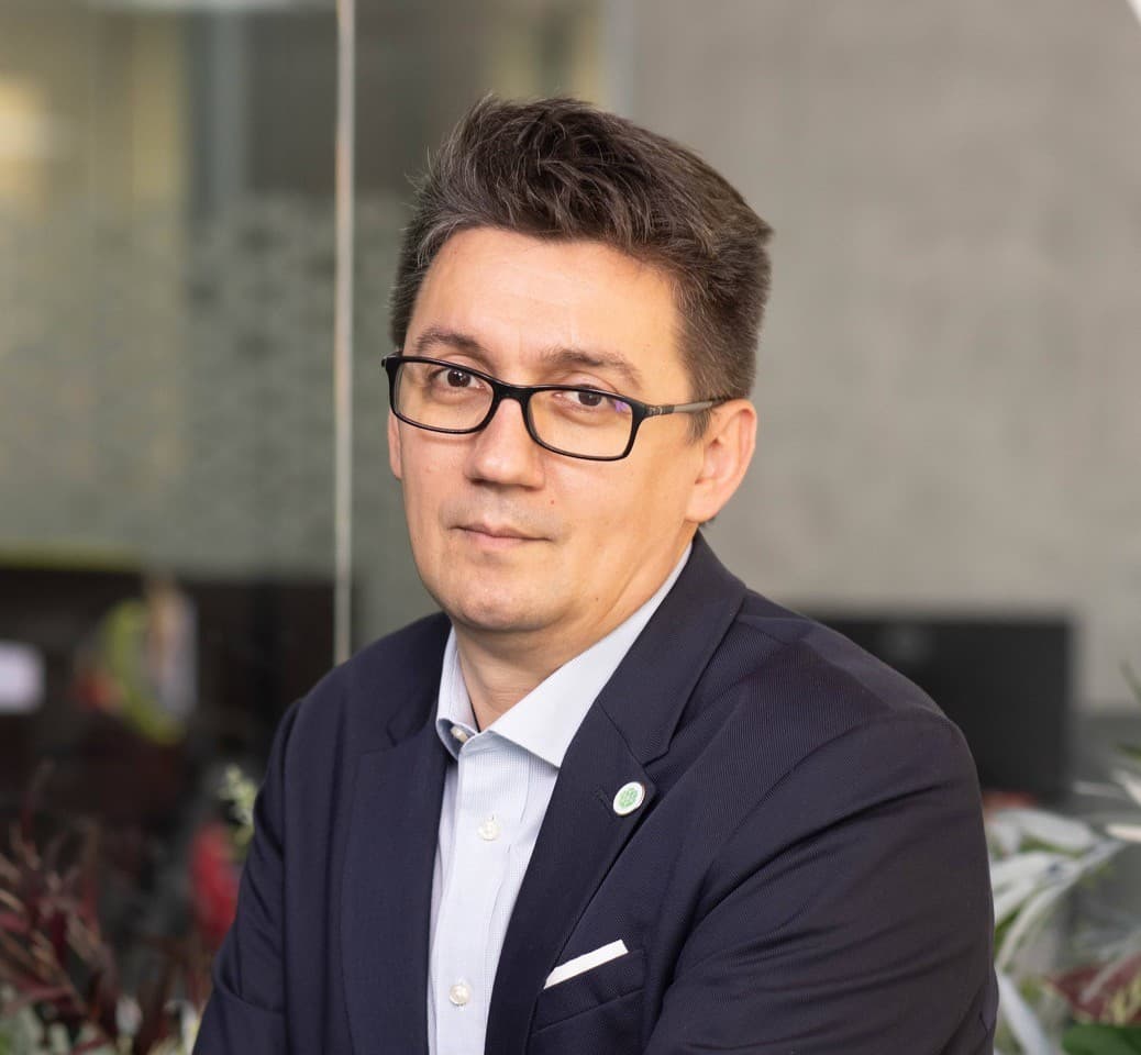 Simtel a finalizat unul dintre cele mai mari proiecte de stocare a energiei în baterii din România