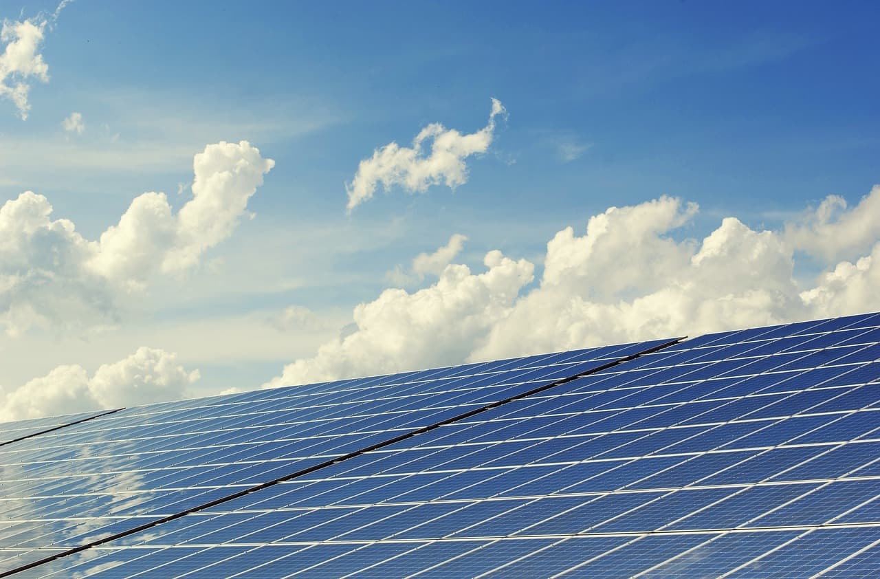 Investiție în România. Polonezii de la R.Power împrumută 42 milioane de euro pentru proiecte solare de 75 MW în România