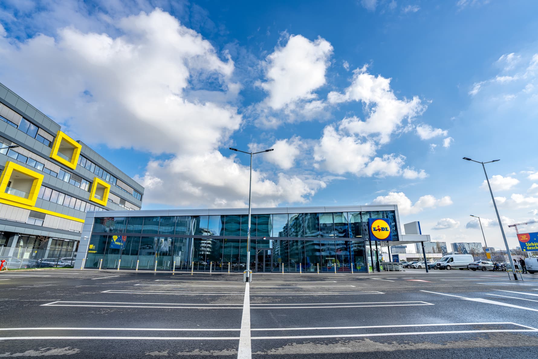 Lidl anunță: Lăsăm în România tot profitul pentru o expansiune amplă, cu peste 40 de magazine noi la nivel național. Majorări salariale pentru toți angajații! Compania rămâne liderul pieței ca afaceri