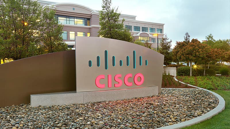 Cisco, prezent și în România, dă afară 4.000 de angajați pentru a investi mai mult în AI