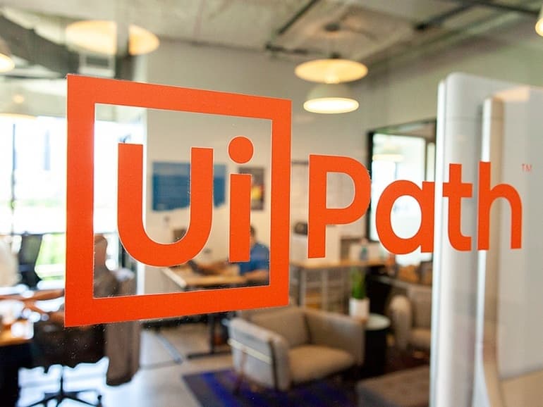 PREMIERĂ UiPath anunță venituri peste așteptări și primul profit operațional la început de an. „Am avut un început puternic de an fiscal."