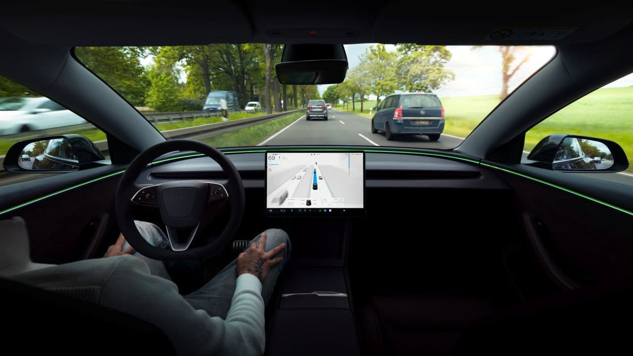 Încă o țară din UE aprobă Full Self Driving de la Tesla. Avertisment pentru o posibilă aprobare pe bandă rulantă în toate țările