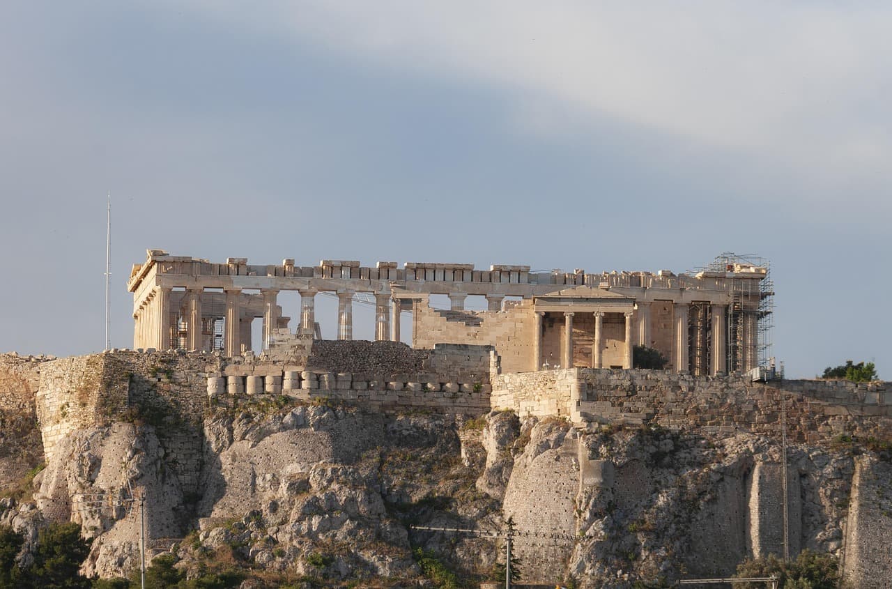 Turismul din Grecia, insensibil la turbulențele geopolitice. Veniturile cresc cu peste o treime în primul trimestru