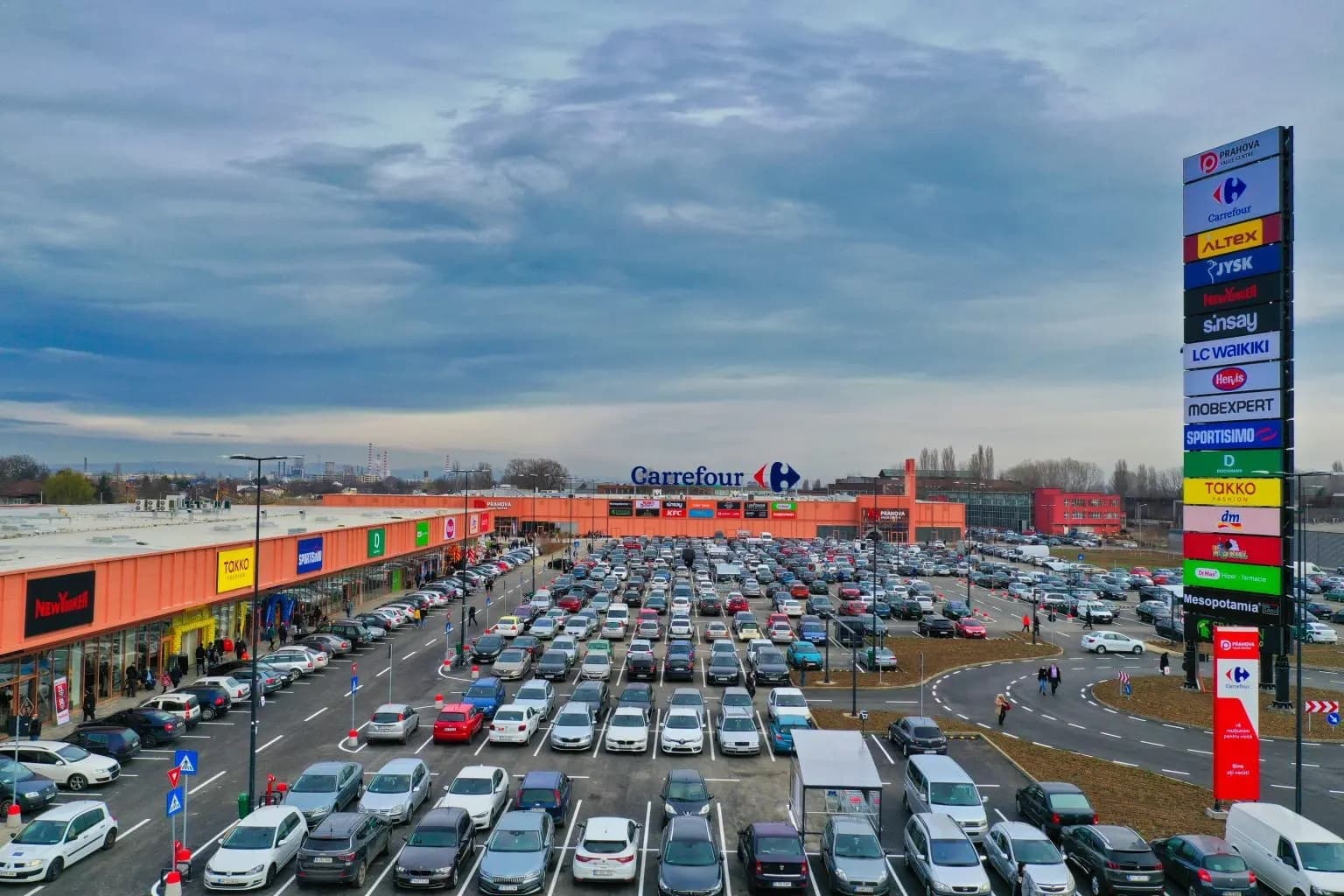 Tranzacţie de 281,8 mil. euro: AFI Europe preia portofoliul de şase centre comerciale din România de la sud-africanii de la MAS