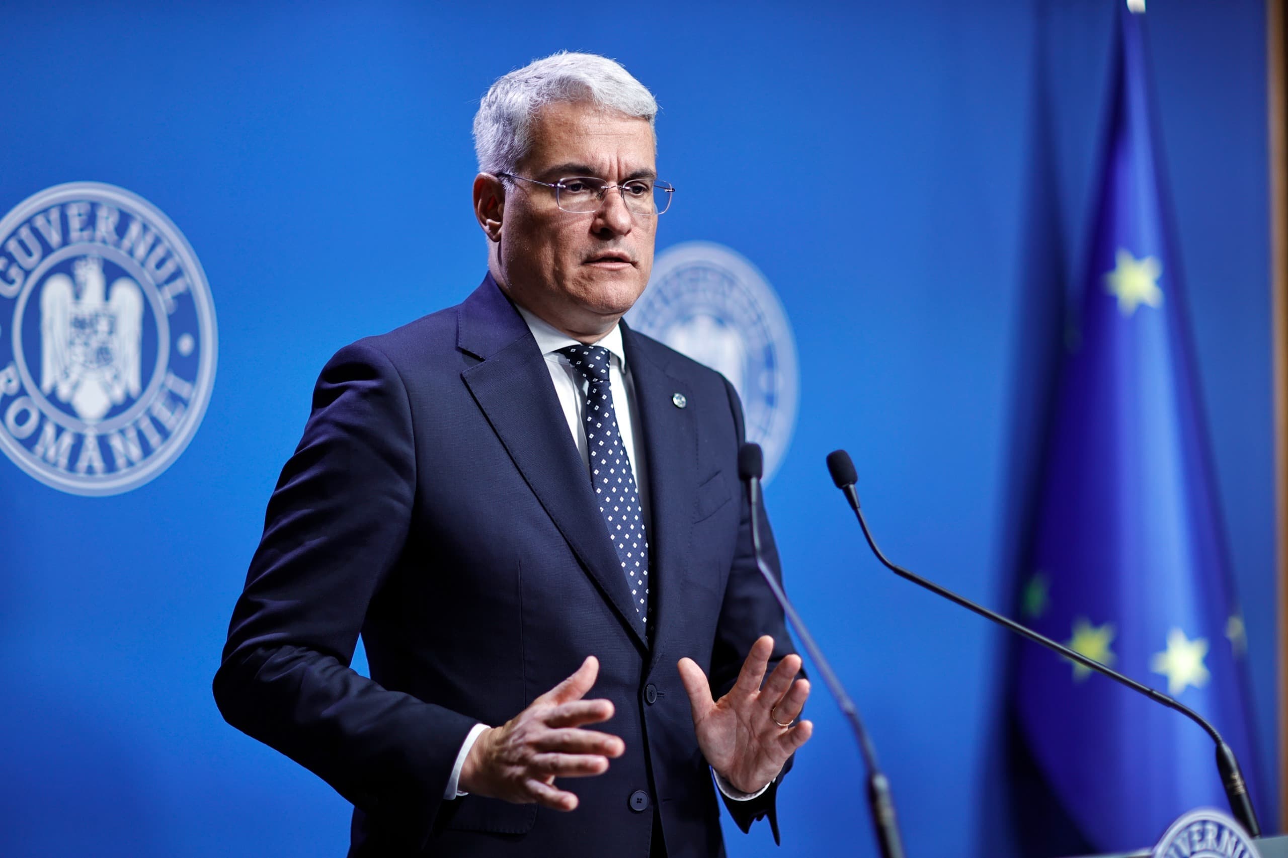 OFICIAL DOCUMENT Aproape jumătate din bugetari vor avea salarii mai mici prin reducerea sporurilor. Vor fi compensați însă și nu vor pierde la plată
