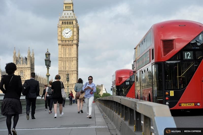 VIDEO Două trenuri s-au ciocnit în Londra