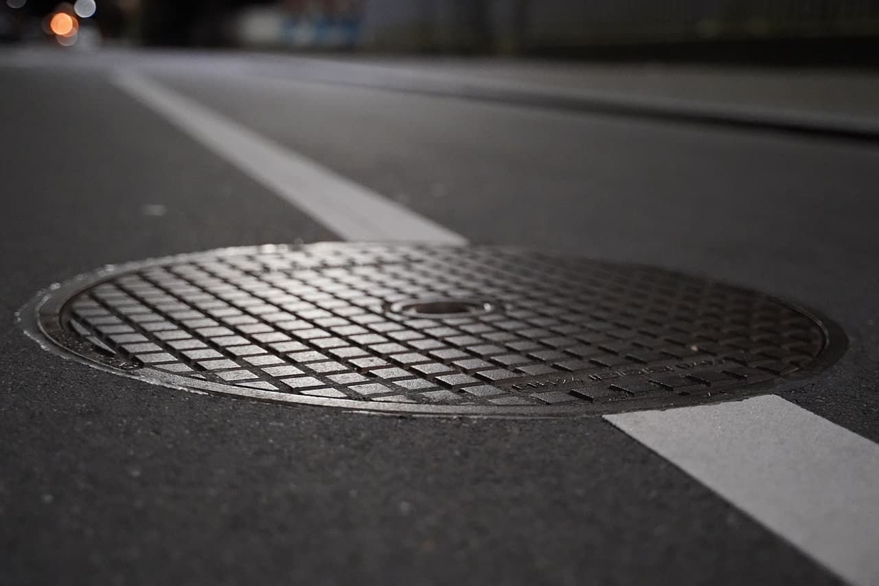 Românii încă au probleme cu conectarea la canalizare