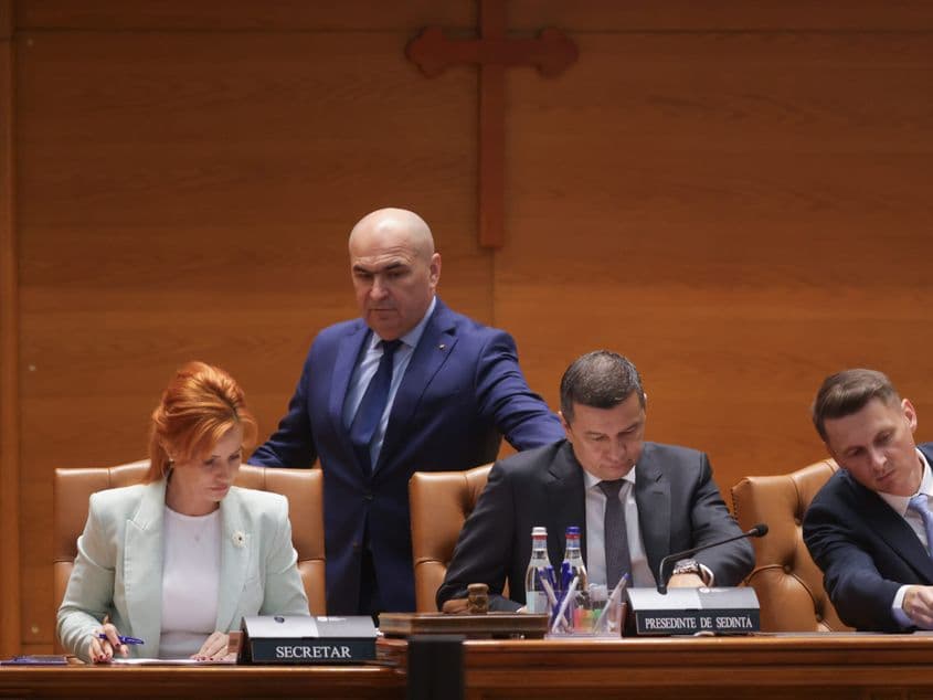 Laitmotivul PNRR. În plină criză politică, banii din Planul Național de Redresare și Reziliență s-au transformat în instrument politic de constrângere. Ce penalizări riscă România