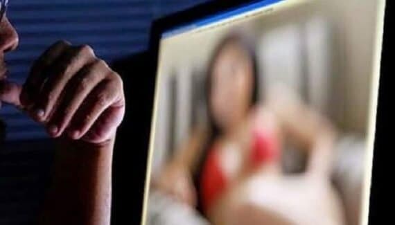 Și-a șantajat fosta iubită de bani pentru mașină după ce a aflat că face videochat. Luat la întrebări, băiatul a jucat cartea moralității: voia să salveze fata de la decădere