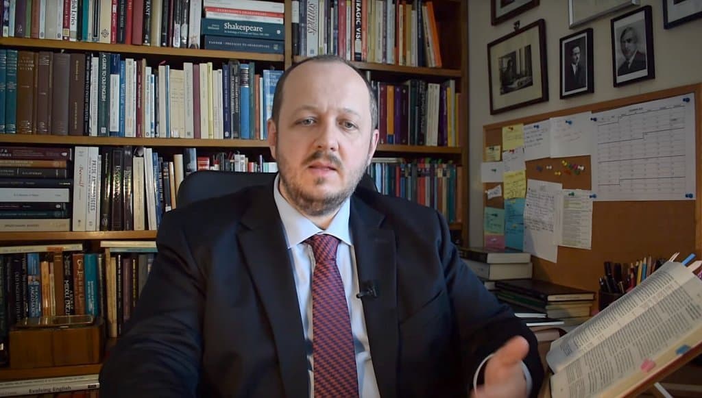 Adrian Papahagi: Nicuşor şi Bolojan trebuiau să joace în echipă. Demonizarea lui Nicuşor nu serveşte decât AUR şi PSD