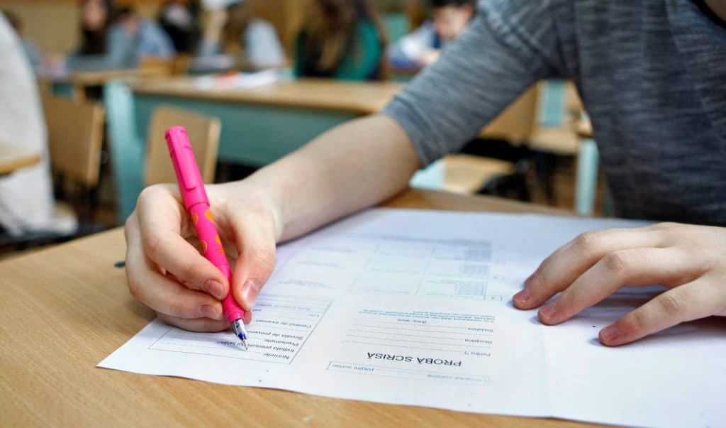 Ce subiecte au primit elevii la simularea pentru Evaluarea Națională la matematică. Tetraedru regulat s-a numărat printre exerciții