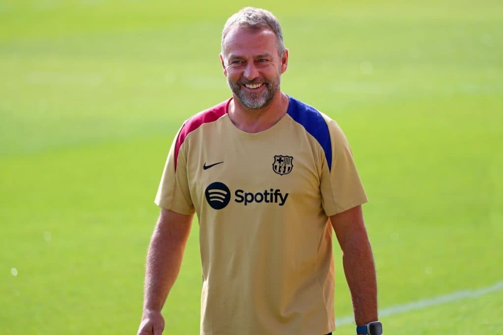 Antrenorul Hansi Flick şi-a prelungit contractul cu FC Barcelona până în 2028