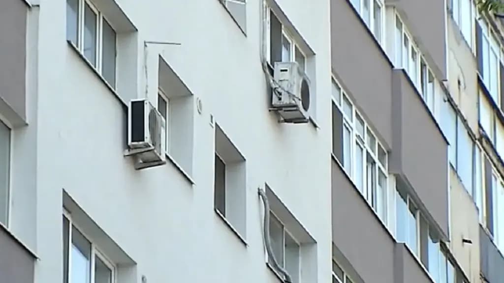 Speță inedită judecată la Iași: trei ani de termene. Cum a tranșat instanța disputa între vecini de la zgomotul unui aparat de aer condiționat
