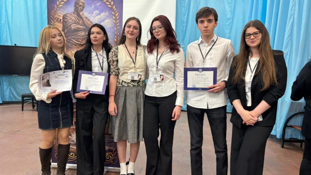 Elevii ieșeni, pe podium la olimpiadele și concursurile naționale din domeniul umanist