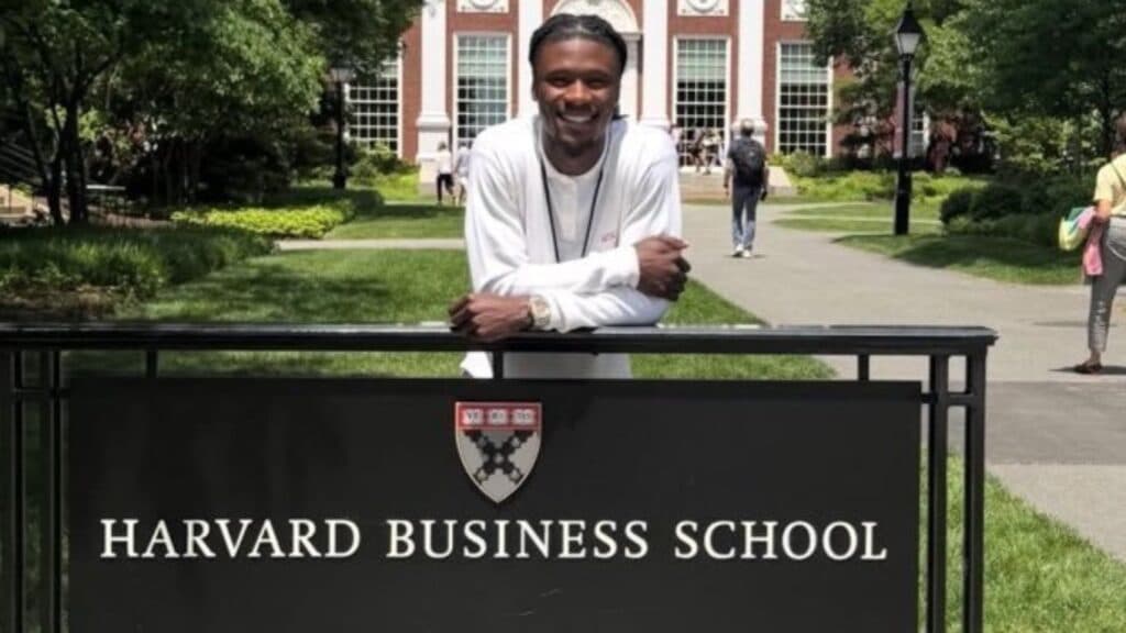 Neconvocat pentru Cupa Mondială, francezul Eduardo Camavinga a participat la un curs la Harvard Business School
