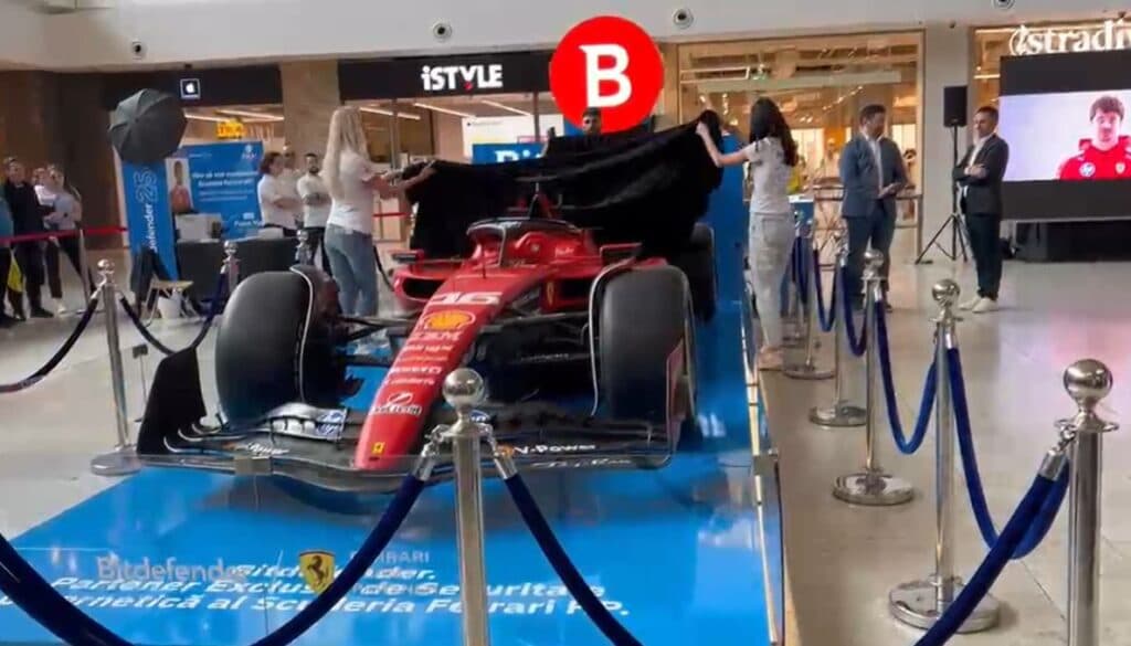 Monopostul cu care Ferrari a concurat în F1, vedetă la Palas – Legătura surprinzătoare cu Iașul (VIDEO)