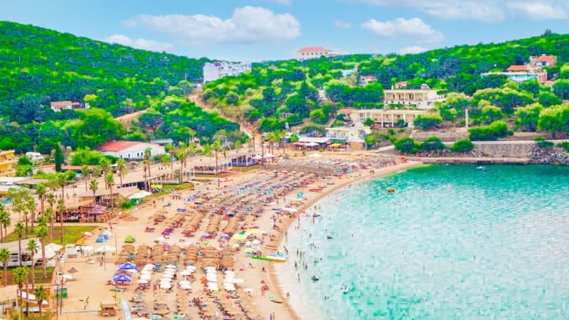 Documentele și lucrurile care nu ar trebui să îți lipsească înainte de vacanța în Turcia. De la asigurare la roaming și bani cash