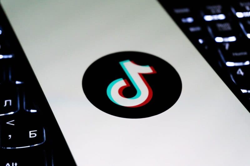 Raport alarmant despre TikTok în România: 76% din conținutul dezinformator ar proveni de la doar 10 conturi