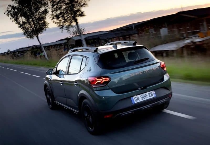 Dacia și suspensia moale: avantaj pe drumuri proaste sau compromis la stabilitate