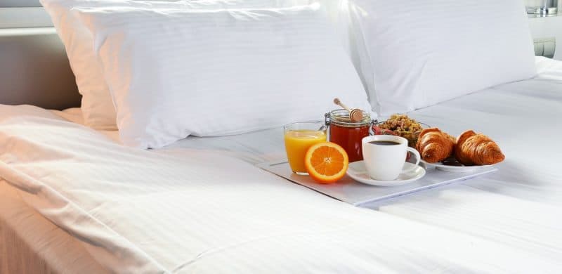 Dotările pe care trebuie să le aibă hotelurile și pensiunile în funcție de stele și margarete. Așa eviți să plătești pentru servicii inexistente