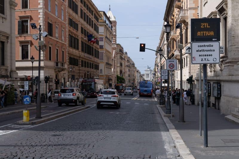 Zonele ZTL din Italia. Cum poți primi acasă o amendă de sute de euro după vacanță