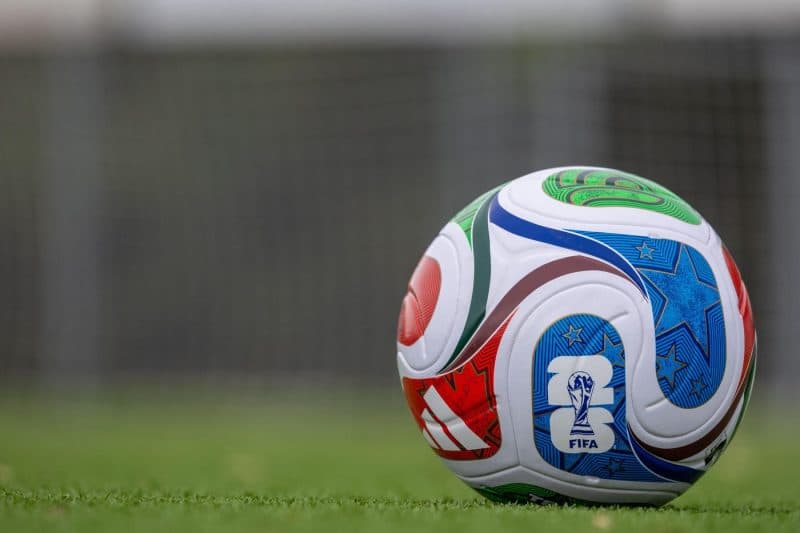 Cât costă mingea cu AI de la Campionatul Mondial 2026 și ce date transmite în timp real. „Are viață proprie”