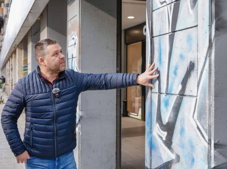 Amenzi pentru proprietarii care nu curăță graffiti-urile de pe clădiri. Bucureștiul pregătește reguli mai dure