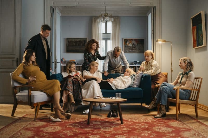 INTERVIU EXCLUSIV. Regizorii filmului românesc „Y”, despre secretele care zdruncină o familie: „Responsabilitatea și vina stau ascunse în cufărul de zestre”