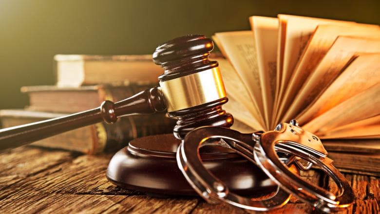 Reforma salarizării schimbă veniturile din Justiție și Poliție. Ce salarii vor avea judecătorii, grefierii și polițiștii în 2027