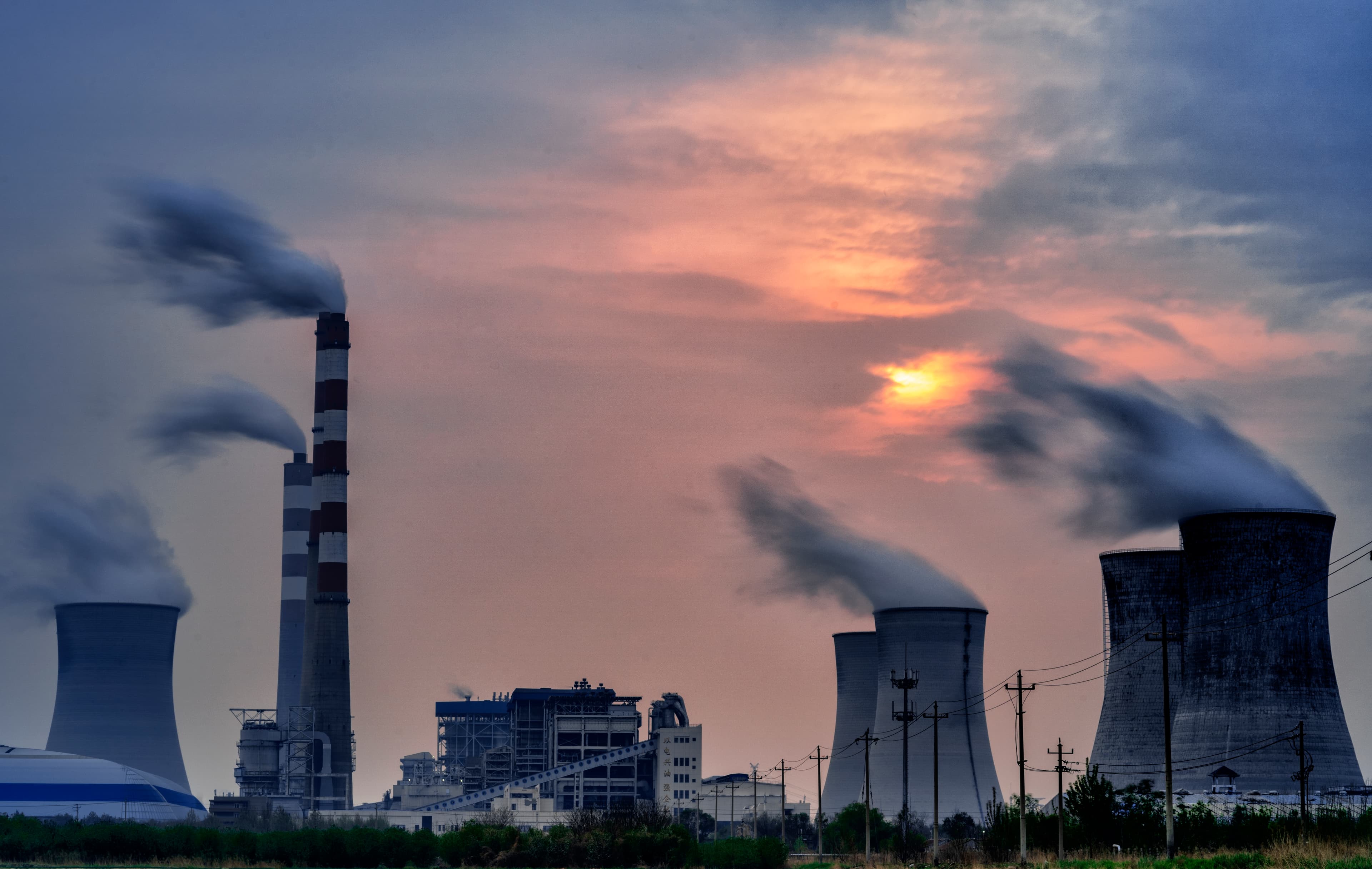 Noi măsuri pentru decarbonizarea sectorului energetic, aprobate de Guvern. Ce se va întâmpla cu centralele pe cărbune
