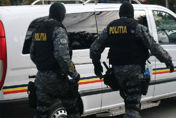 Un bărbat din Constanța a organizat ilegal o „tombolă” pe o reţea socială. Vindea „bilete” cu 100- 200 de lei și promitea premii