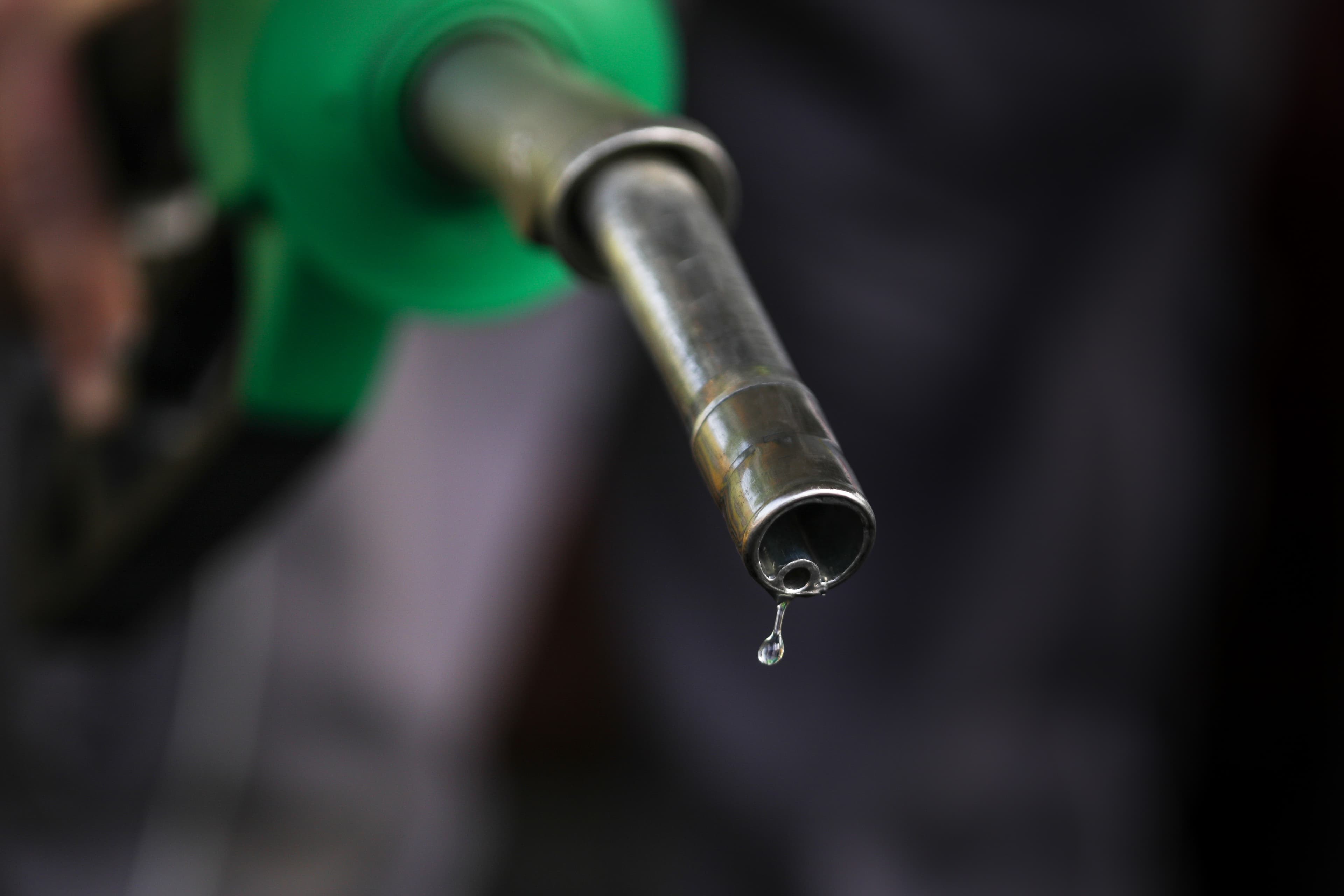 Ministrul Energiei susţine că, în cazul unor noi majorări de preţuri la motorină, e nevoie de măsuri din partea statului, întrucât pe fiecare creştere cu 10 dolari a preţului barilului de petrol există o creştere de 45 de bani pe litru la pompă