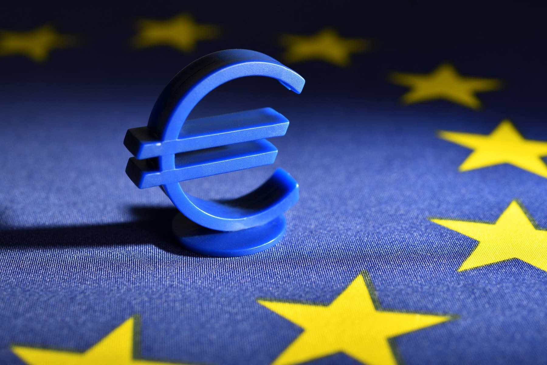 Noua lege a salarizării menţine sporurile pentru implementarea proiectelor europene