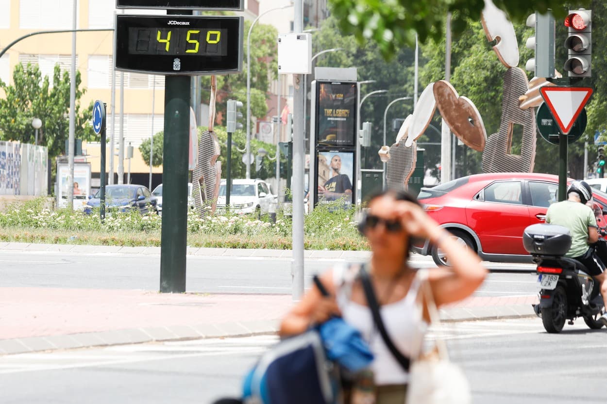 Valul de căldură care a ucis sute de oameni în vestul Europei ajunge în est. „Urmează cele mai grele două zile”