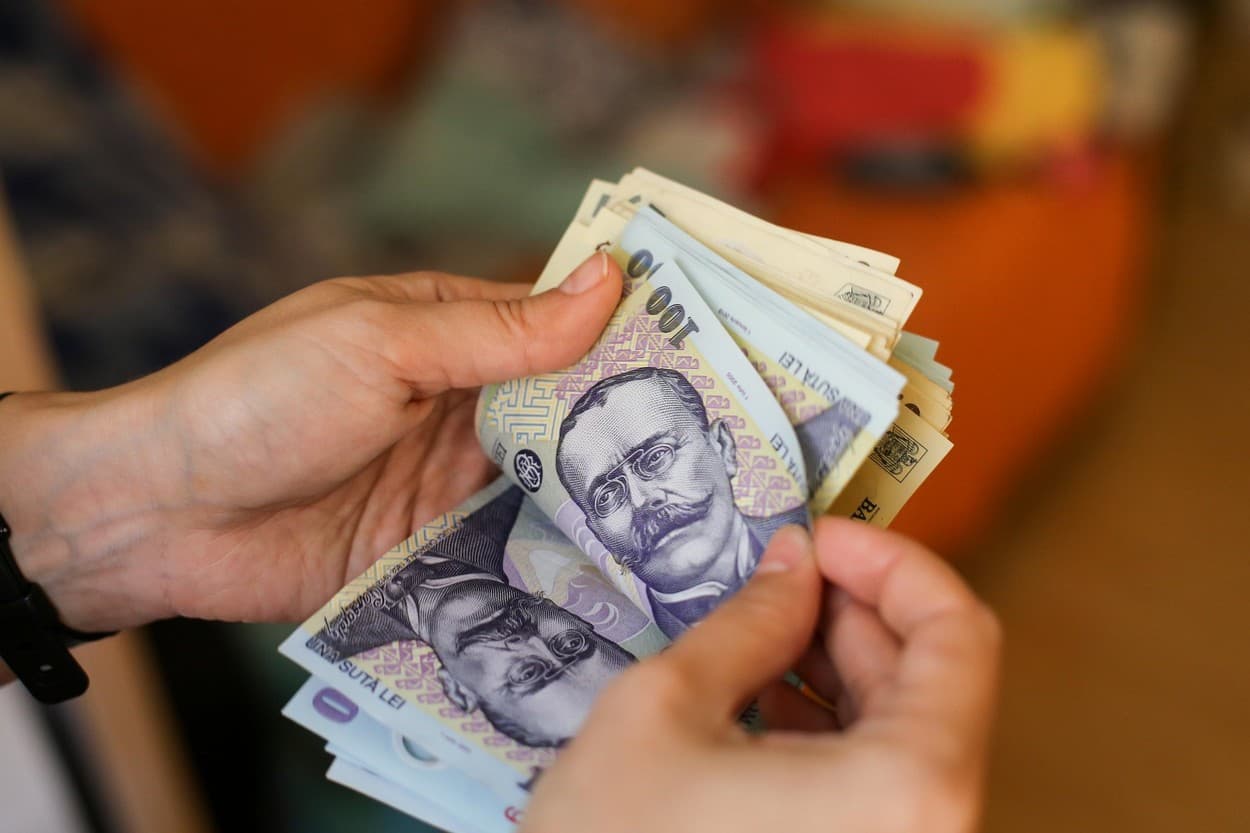 Sprijin pentru angajații din primării: Statul crește finanțarea studiilor universitare în asistență socială