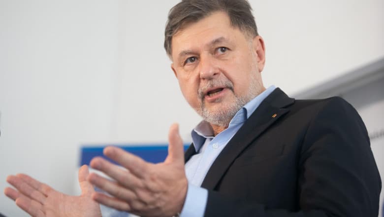 Disputa pe vaccinurile Pfizer: Alexandru Rafila apără neachiziția dozelor, Vlad Voiculescu acuză pierderi de milioane de euro