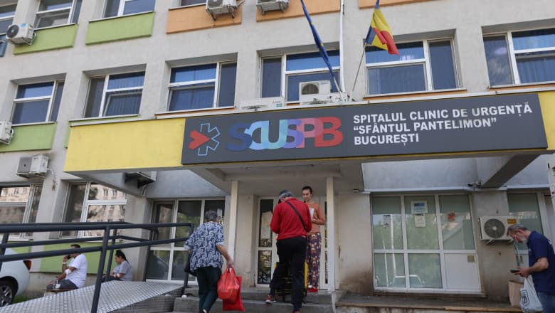 Probleme cu oxigenul la Spitalul Pantelimon din Capitală: o autospecială de la ISU a fost trimisă în ajutor