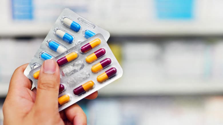 Jumătate dintre medicamentele vândute online sunt false. Autoritățile române avertizează asupra riscurilor