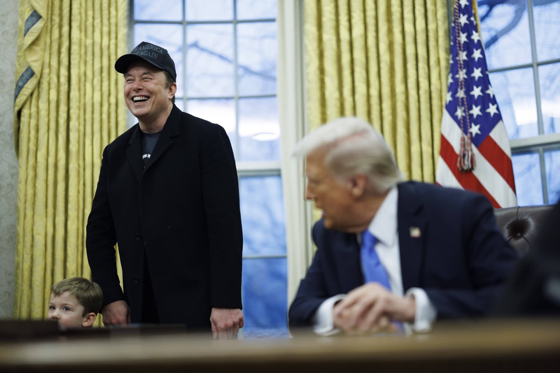 Donald Trump îi invită pe Elon Musk şi pe Tim Cook să îl însoţească în vizita sa în China