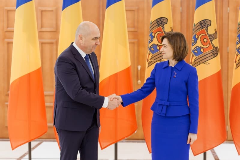 Bolojan a discutat cu Maia Sandu despre consolidarea apărării pe flancul estic, după incidentul cu drona de la Galați