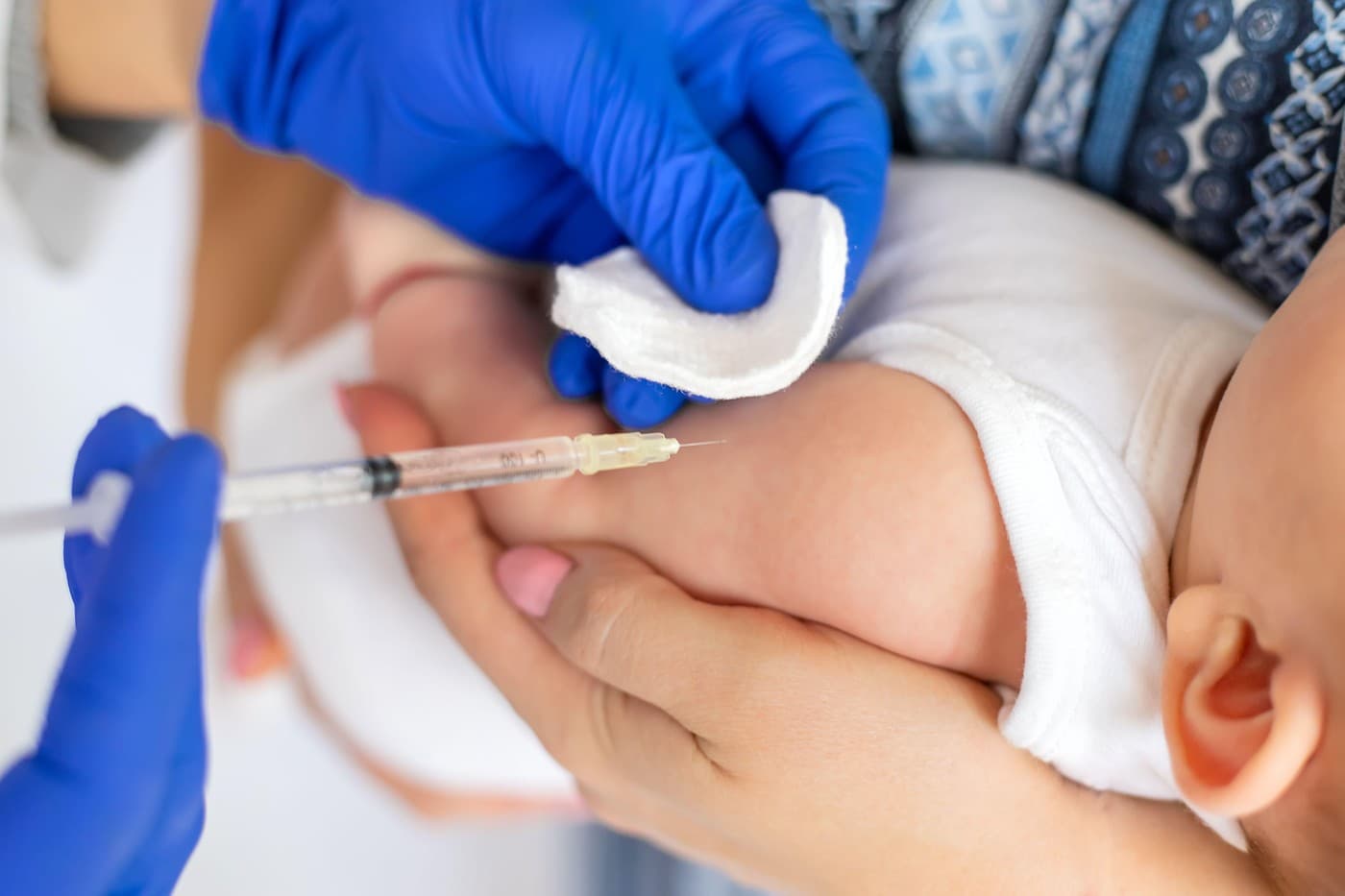 Peste 19.000 de copii din România nu au fost vaccinați pentru rujeolă, oreion și rubeolă